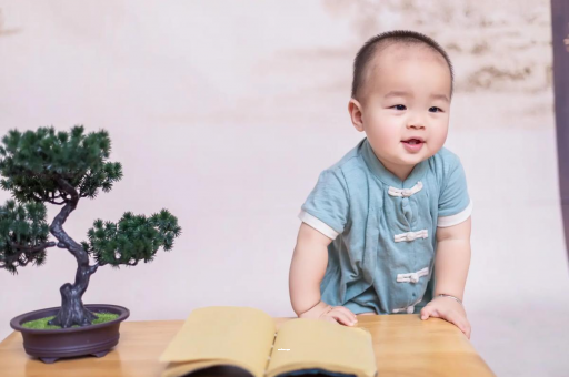 邹平宝宝抓耳朵是什么原因